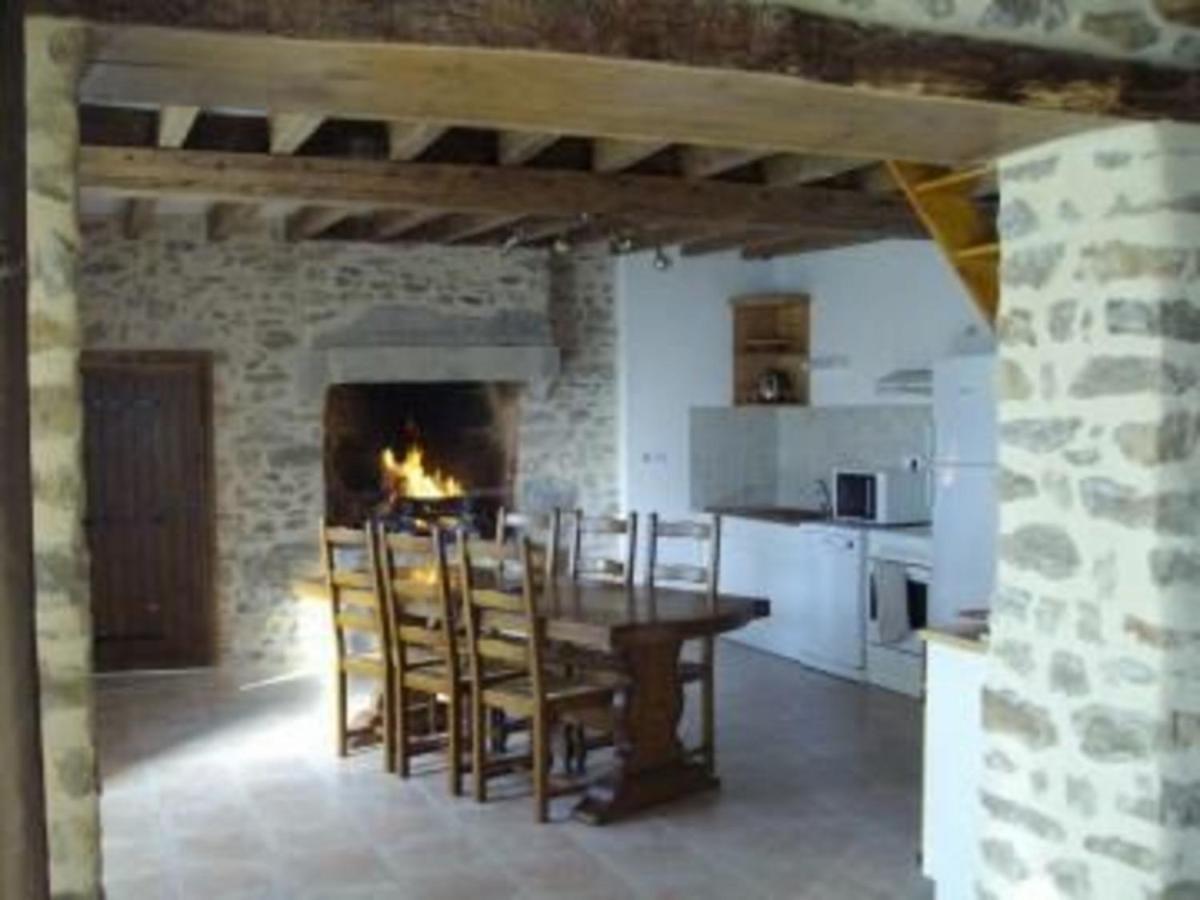 Gite De Charme Renove Avec Cheminee, Terrasse Et Proche Randonnees - Capacite 13 Pers. - Fr-1-410-179 Saint-Leonard-des-Bois ภายนอก รูปภาพ