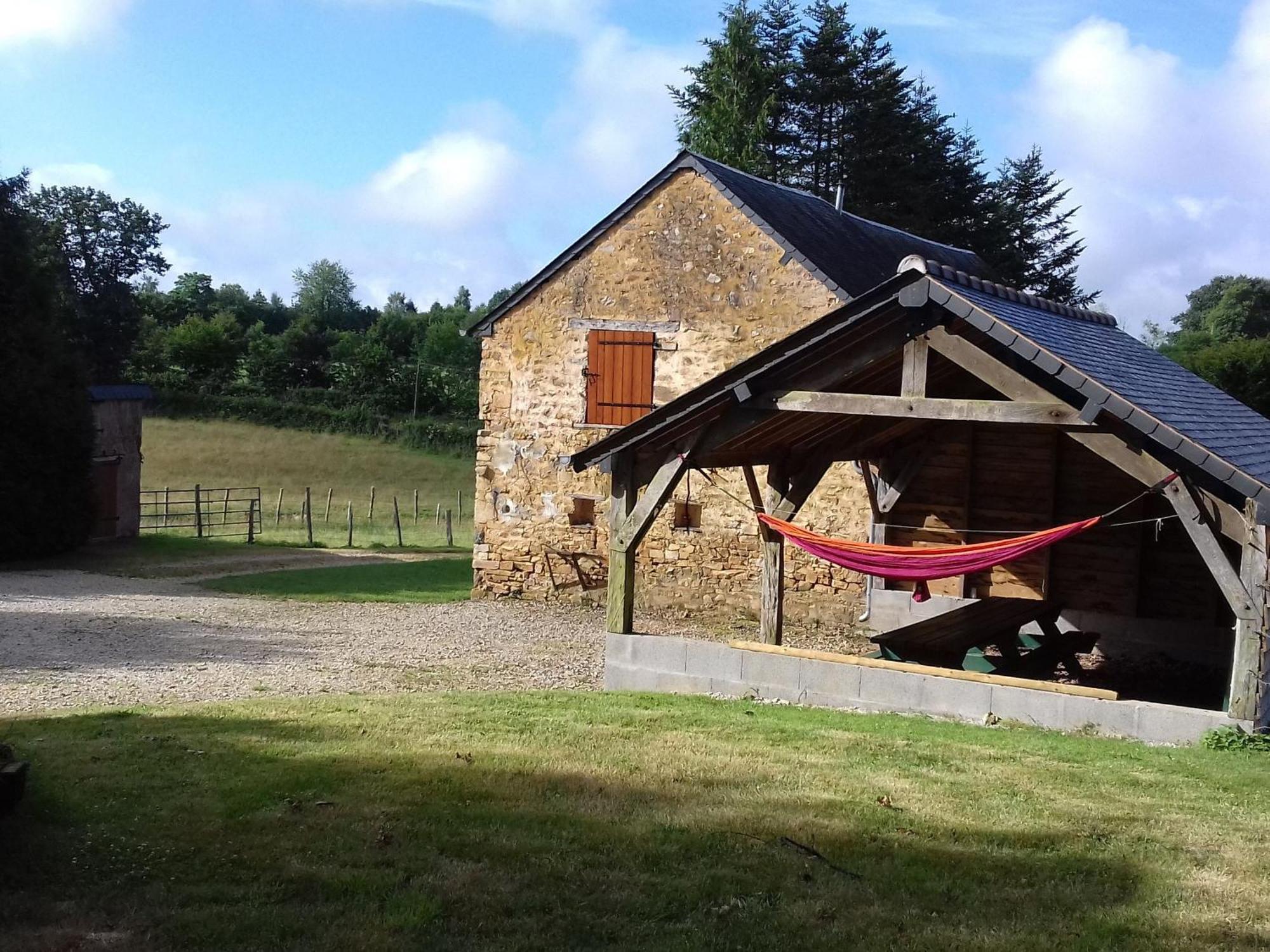Gite De Charme Renove Avec Cheminee, Terrasse Et Proche Randonnees - Capacite 13 Pers. - Fr-1-410-179 Saint-Leonard-des-Bois ภายนอก รูปภาพ