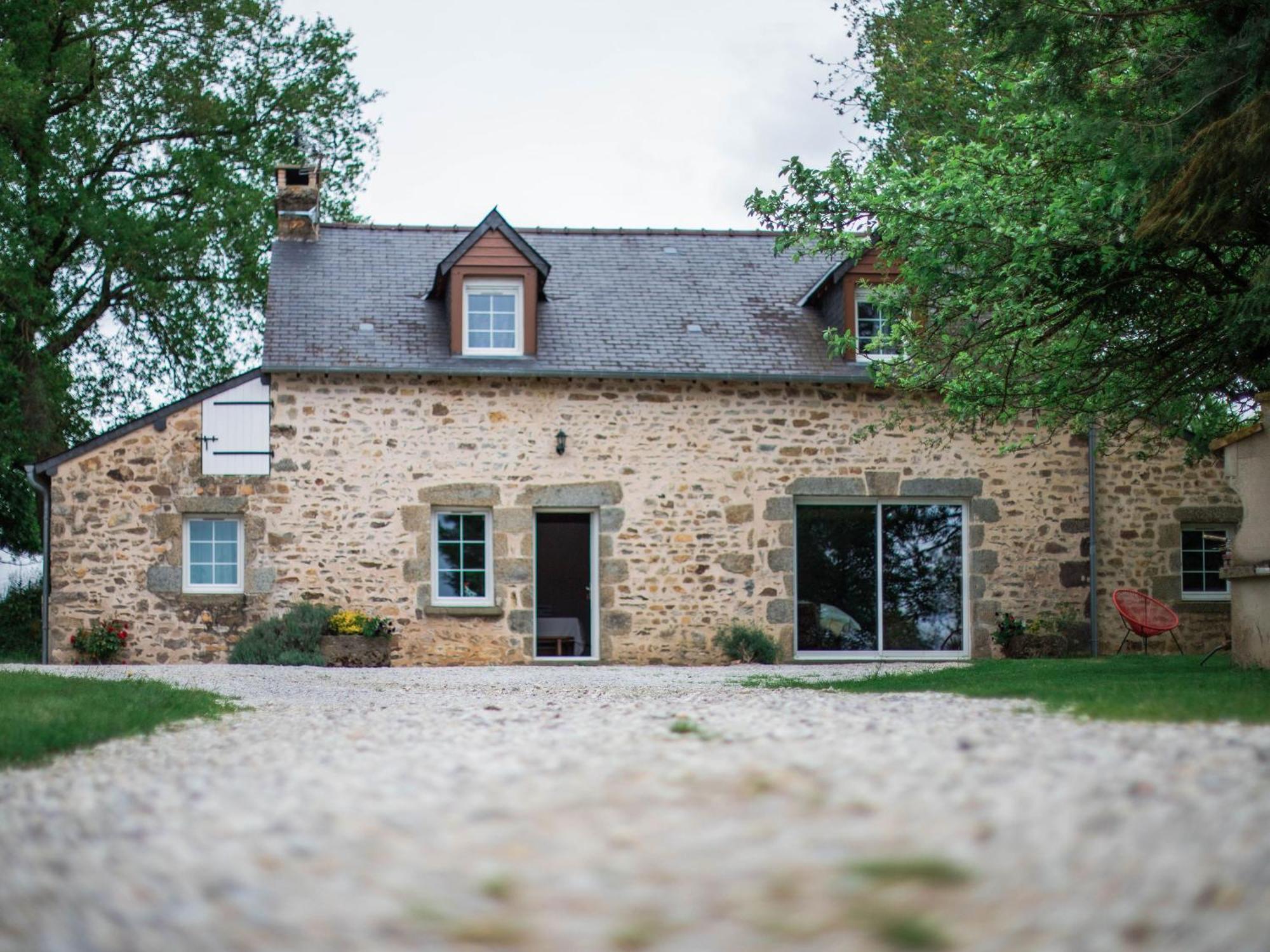 Gite De Charme Renove Avec Cheminee, Terrasse Et Proche Randonnees - Capacite 13 Pers. - Fr-1-410-179 Saint-Leonard-des-Bois ภายนอก รูปภาพ